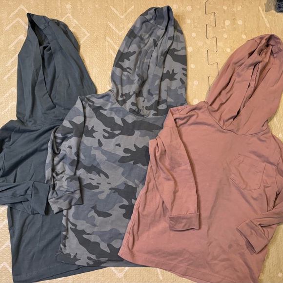 Free Fly hooded bamboo long sleeve pull over shorts BUNDLE size 2T - Picture 1 of 6
